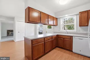 9713 Waterline Dr, Burke, VA 22015 - Photo 6