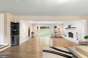 12183 Holly Knoll Cir, Great Falls, VA 22066 - Photo 16