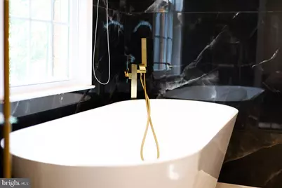 12183 Holly Knoll Circle, Great Falls, VA 22066 - Photo 24