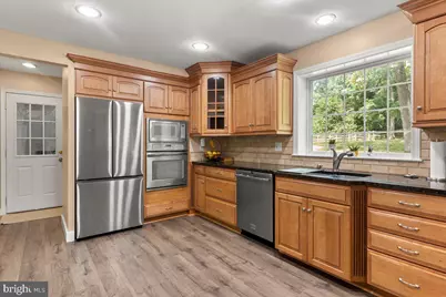 12183 Holly Knoll Circle, Great Falls, VA 22066 - Photo 6