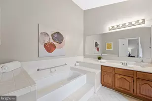 4007 Murdstone Ct, Fairfax, VA 22033 - Photo 24