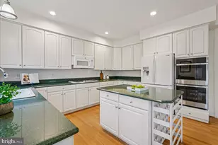 8411 Black Stallion Pl, Vienna, VA 22182 - Photo 14