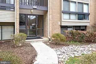 2112 Green Watch Way, Reston, VA 20191 - Photo 2