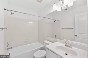 8135 Dove Cottage Ct, Lorton, VA 22079 - Photo 16