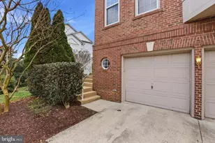 6137 Manchester Park Cir, Alexandria, VA 22310 - Photo 4