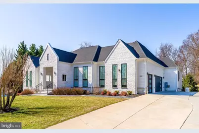 908 Walker Road, Great Falls, VA 22066 - Photo 2