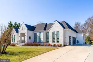 908 Walker Rd, Great Falls, VA 22066 - Photo 2