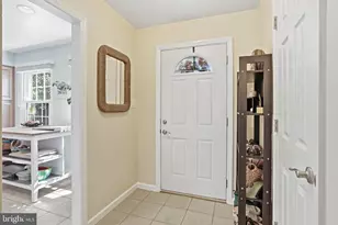 9100 Omar Ct, Fairfax, VA 22031 - Photo 2