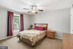 9100 Omar Ct, Fairfax, VA 22031 - Photo 12