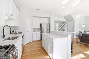 4077 Britwell Pl, Fairfax, VA 22033 - Photo 8