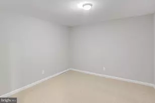 9824 Fosbak Dr, Vienna, VA 22182 - Photo 40