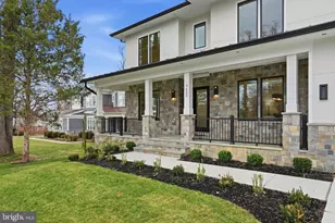 7603 Burnside Ct, Falls Church, VA 22043 - Photo 4