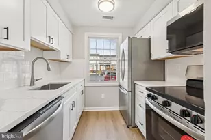 8545 Blue Rock Ln, Lorton, VA 22079 - Photo 16