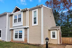 6121 Rocky Way Ct, Centreville, VA 20120 - Photo 2