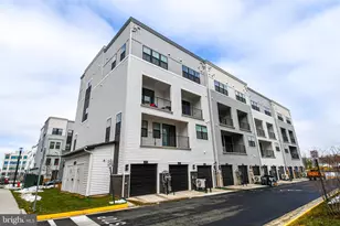 4771 Sully Pt Ln, Chantilly, VA 20151 - Photo 2