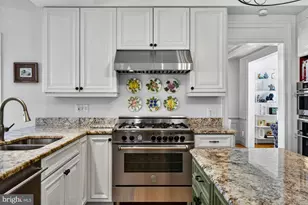 11732 Saddle Crescent Cir, Oakton, VA 22124 - Photo 18