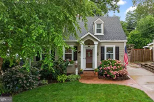 2818 Marshall St, Falls Church, VA 22042 - Photo 2