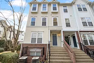 4177 Lochleven Tr, Fairfax, VA 22030 - Photo 1