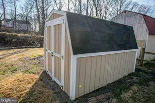 2318 Malraux Dr, Vienna, VA 22182 - Photo 32