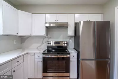 9709 Lakepointe Drive, Burke, VA 22015 - Photo 10