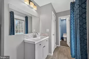 13437 Melville Ln, Chantilly, VA 20151 - Photo 18