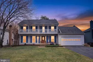 13437 Melville Ln, Chantilly, VA 20151 - Photo 2