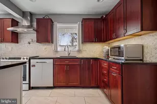 2205 Herman Ct, Herndon, VA 20170 - Photo 10