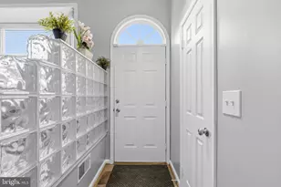 1212 Bond St, Herndon, VA 20170 - Photo 10