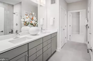 8131 Shining Star Ln, Vienna, VA 22182 - Photo 8