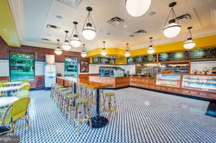 8131 Shining Star Ln, Vienna, VA 22182 - Photo 18