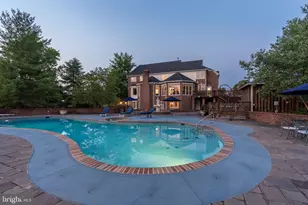 5340 Chandley Farm Cir, Centreville, VA 20120 - Photo 2