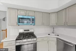 9532 Shepherd Hills Dr, Lorton, VA 22079 - Photo 14