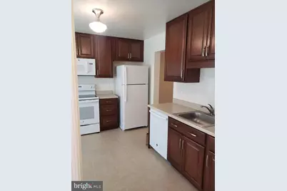 5732 Lofthill Court, Alexandria, VA 22303 - Photo 4