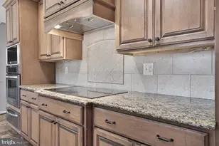 10223 Cedar Pond Dr, Vienna, VA 22182 - Photo 14