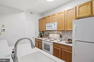 12155 Penderview Terrace, Fairfax, VA 22033 - Photo 10