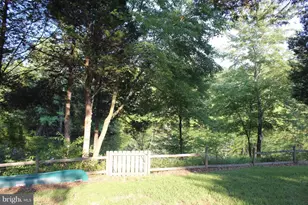 13501 Clear Lake Ct, Herndon, VA 20171 - Photo 4