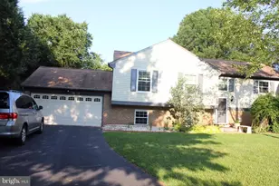 13501 Clear Lake Ct, Herndon, VA 20171 - Photo 2