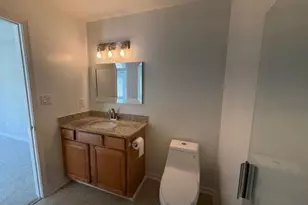 3175 Summit Square Dr, Oakton, VA 22124 - Photo 32