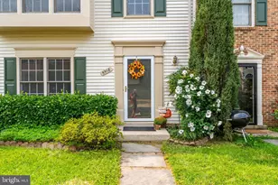 5518 Sully Lake Dr, Centreville, VA 20120 - Photo 2