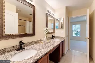 12704 Autumn Crest Dr, Oak Hill, VA 20171 - Photo 48