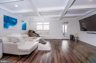 5207 Ridgeview Retreat Dr, Chantilly, VA 20151 - Photo 2