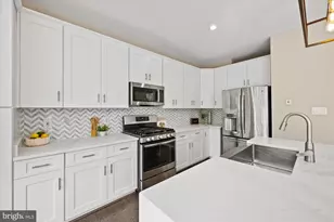 13438 Burrough Farm Dr, Herndon, VA 20171 - Photo 28