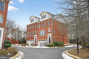 2081 Hutchison Grove Ct, Falls Church, VA 22043 - Photo 2