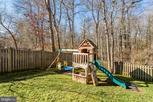 9315 Winbourne Rd, Burke, VA 22015 - Photo 46