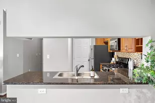 4415 Weatherington Ln, Fairfax, VA 22030 - Photo 14