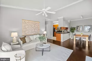 4415 Weatherington Ln, Fairfax, VA 22030 - Photo 6