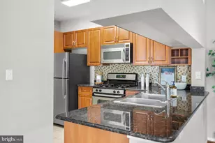 4415 Weatherington Ln, Fairfax, VA 22030 - Photo 12