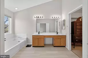 14726 Beaumeadow Dr, Centreville, VA 20120 - Photo 16