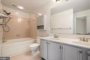 8316 Linden Oaks Ct, Lorton, VA 22079 - Photo 18