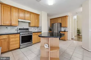 6753 Edge Cliff Dr, Alexandria, VA 22315 - Photo 12